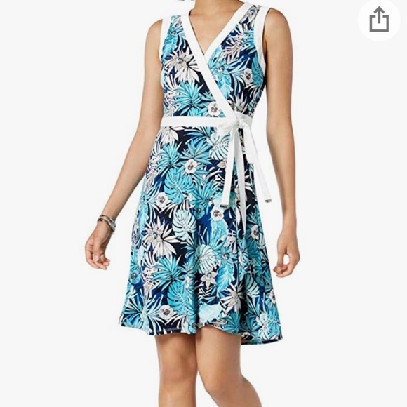 Tommy Hilfiger Dresses & Skirts - Tommy Hilfiger Tropical floral Wrap Dress